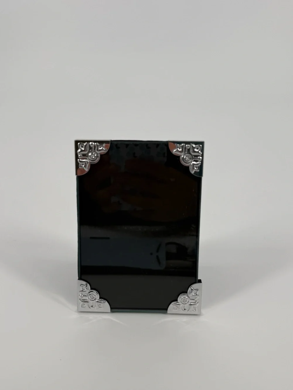 Black Decorative Photo Frame with Silver Corner Accents 3.5x5 Modern Home Decor